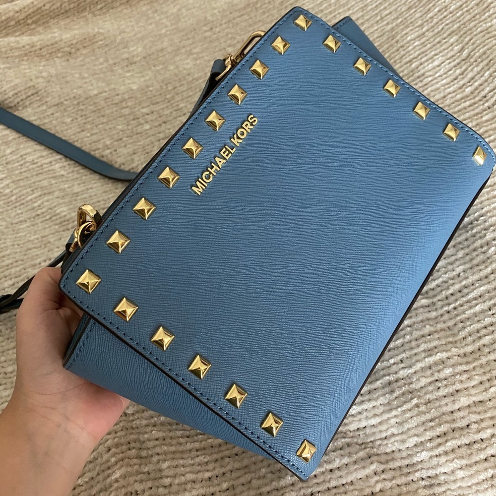 Michael Kors studded med crossbody bag W/ WALLET